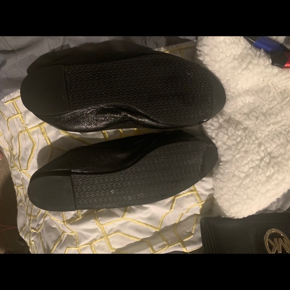 Michael Kors  large tote matching wallet&shoes - Picture 3 of 11